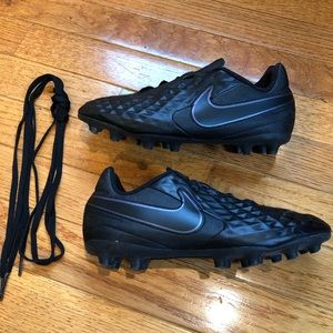 Nike Tiempo Youth Soccer Cleat Size 2
